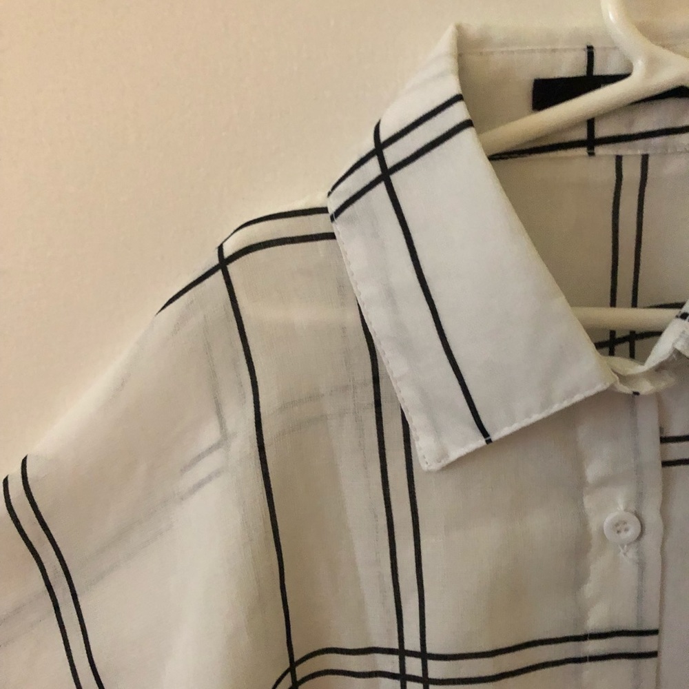 Black & white plaid collared shirt!!